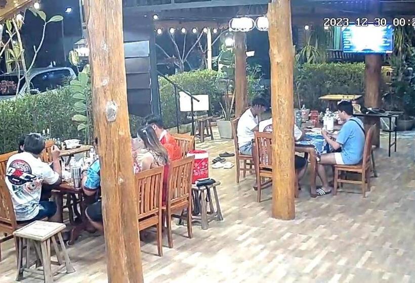 Pensionat ครัวบ้านไม้สัก โฮมสเตย์ เขาวงพระจันทร์ ลพบุรี