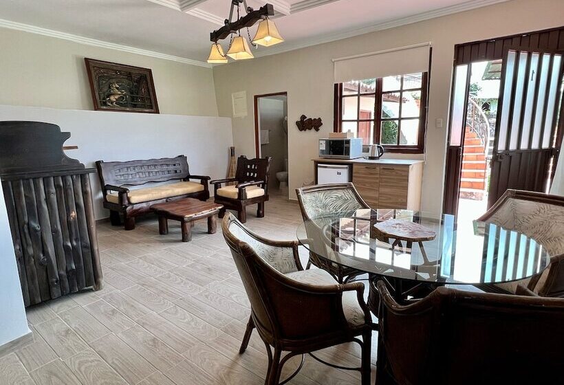 بنسيون Estancia Jardín De Teresita