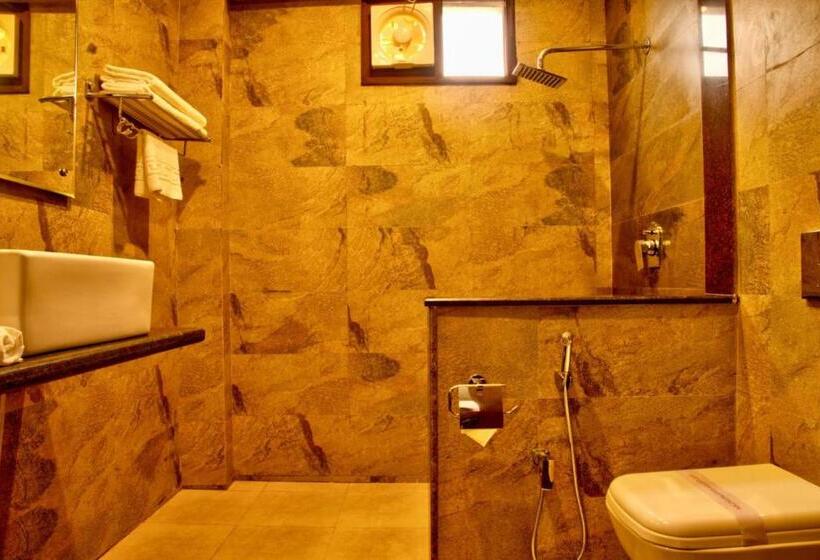 ホテル Goroomgo Luxury Palm Bhimtal   Luxury Room   Excellent Customer Service   Best Seller