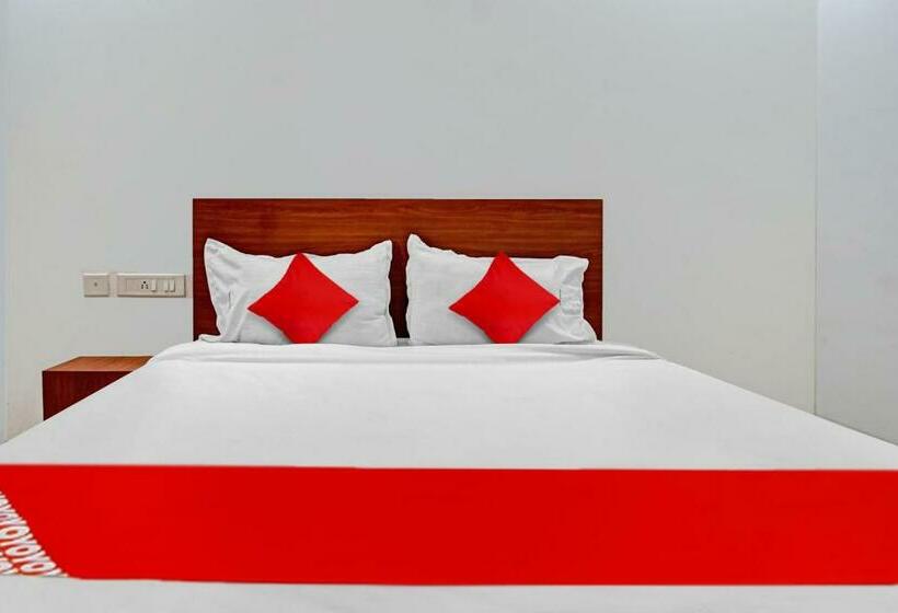 בית מלון כפרי Oyo Flagship 88826 Pruthvi Lodging