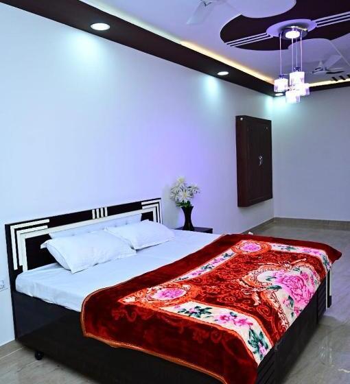 ホテル Oyo  Raj Laxmi Residency