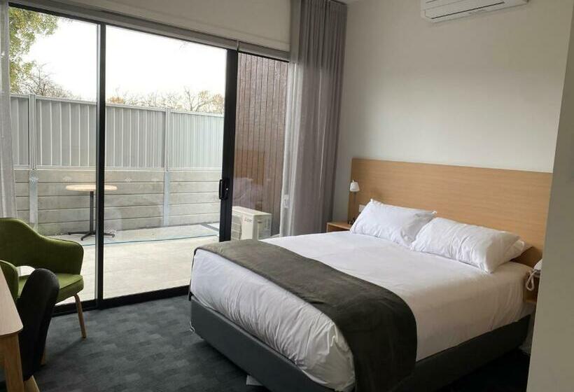 Whittlesea Motel