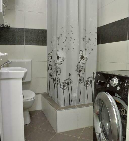 تختخواب و صبحانه As Club