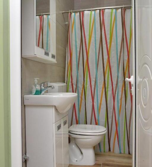 تختخواب و صبحانه As Club