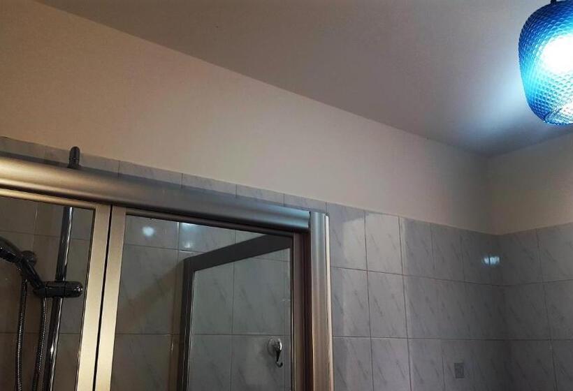 تختخواب و صبحانه Iggh Il Glicine Guest House