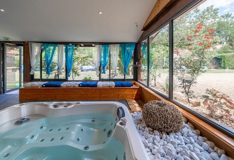 فندق Au Coq Dort Spa