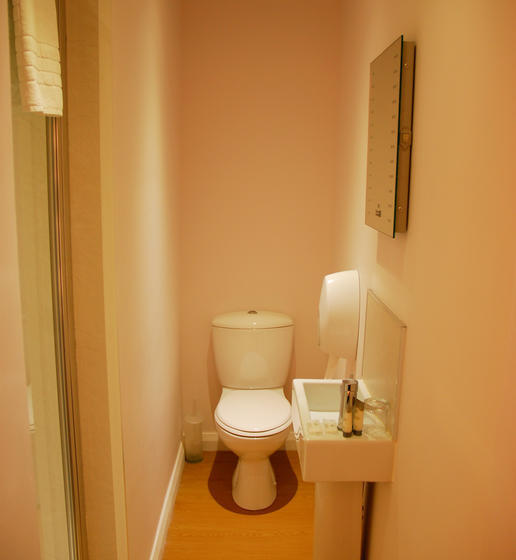 בית מלון כפרי Botanic Rest Queens Quarter
