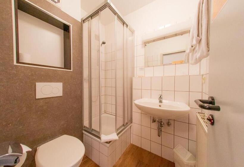 Отель Centro Furth Nurnberg