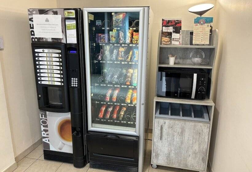 Отель Face West Le Pontet