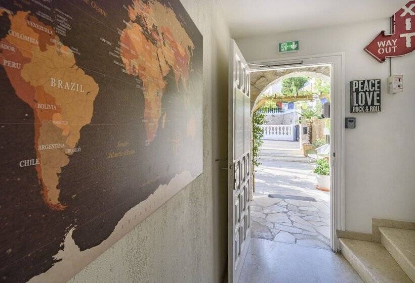 هتل Hôtel & Studios Astor