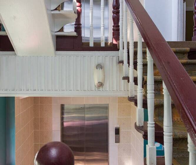 هتل Regency Suites