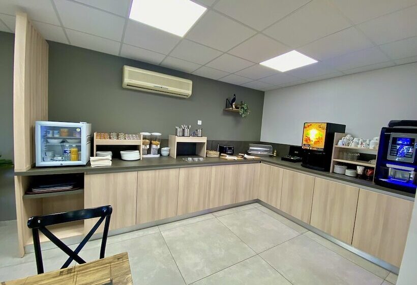 בית מלון כפרי The Originals City, Hôtel Azur,fossurmer