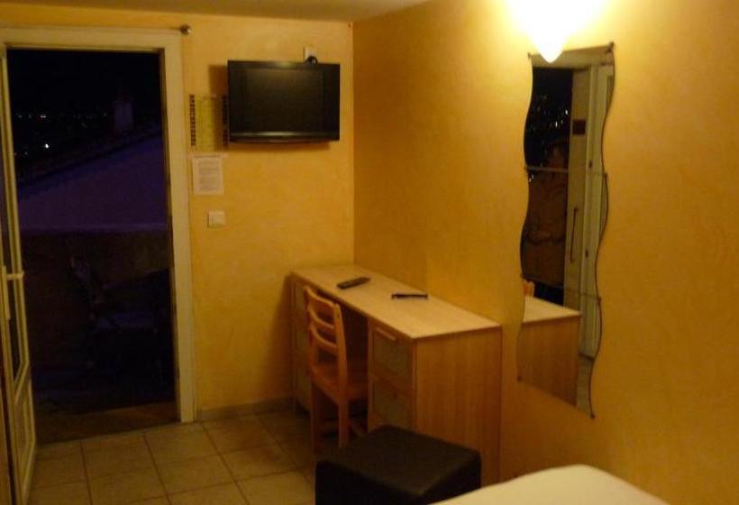 هتل Auberge Villa Montaleigne