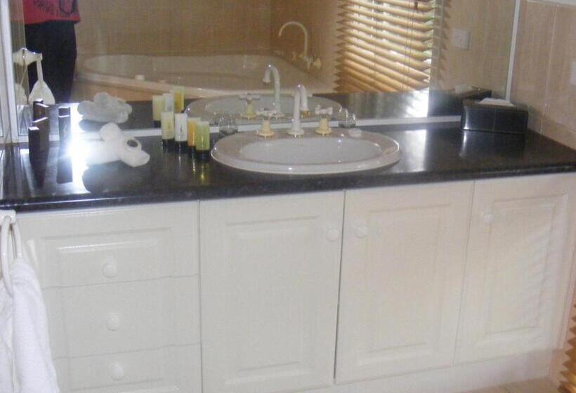 Weeroona Bed And Breakfast