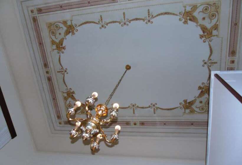 هتل Albergo Cavour