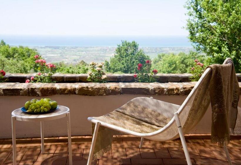 هتل Borgo La Pietraia