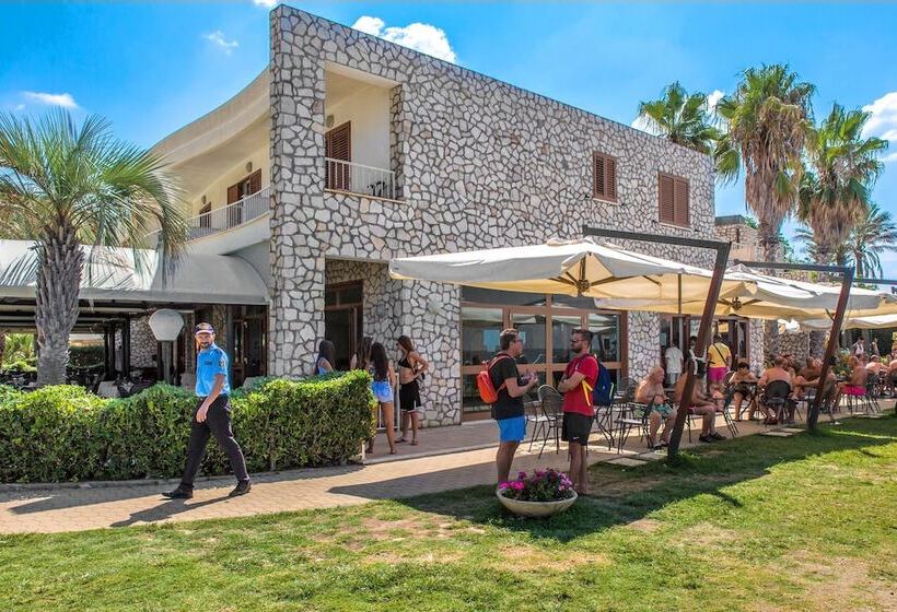 فندق Club Residence La Castellana Mare