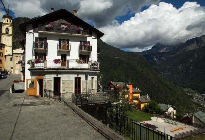 בית מלון כפרי Roseg