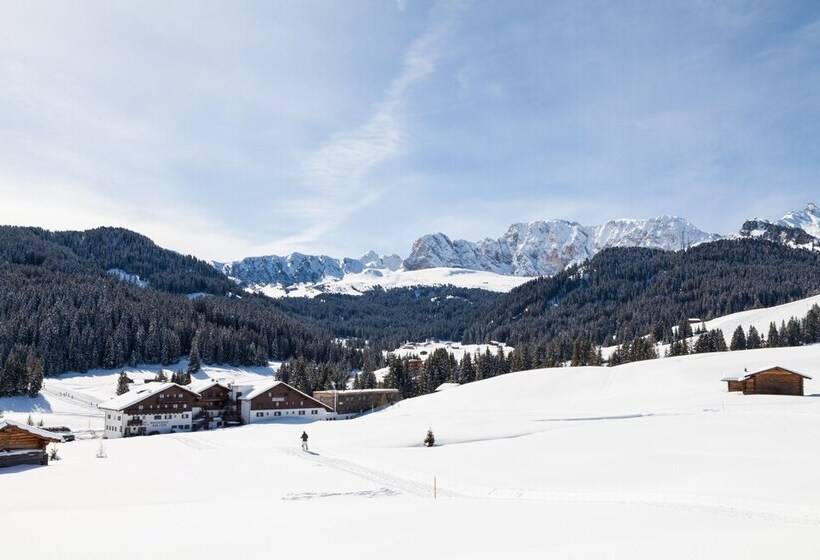 هتل Saltria   Your Alpine Experience