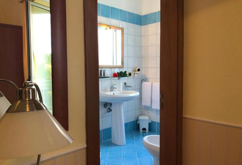 هتل Villa Julia