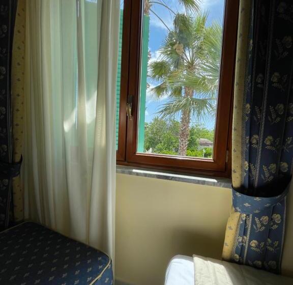 هتل Villa Julia