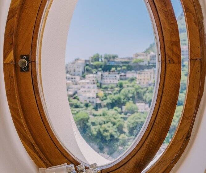 هتل Villa Mary Suites