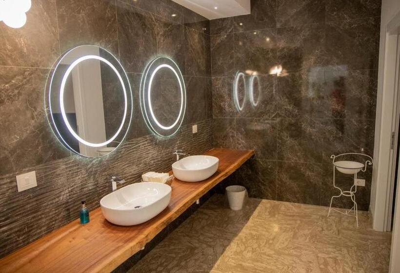 Отель Adriatico