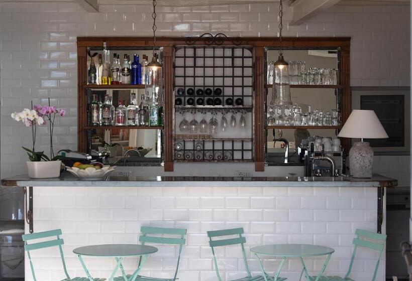 هتل Borgo Vistalago