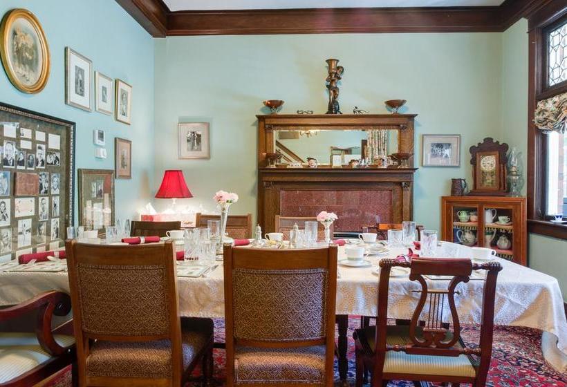 בית מלון כפרי Elevate Rooms Calgary Westways Guest House