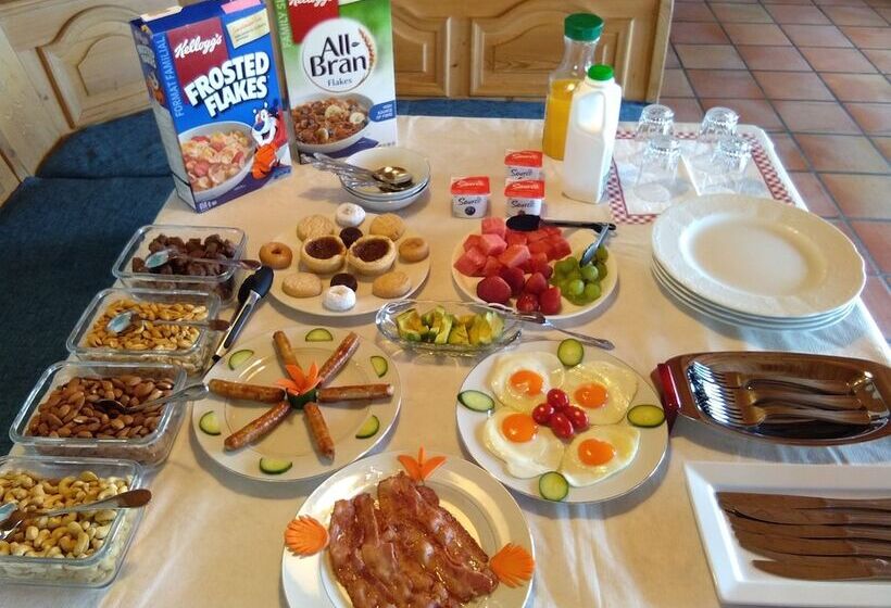 בית מלון כפרי Cariboo Log Guest House