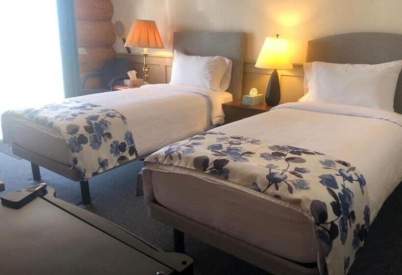 בית מלון כפרי Cariboo Log Guest House