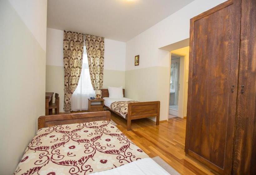 בית מלון כפרי St. Hubert Hunting Lodge