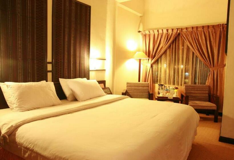 هتل Sibayak Internasional