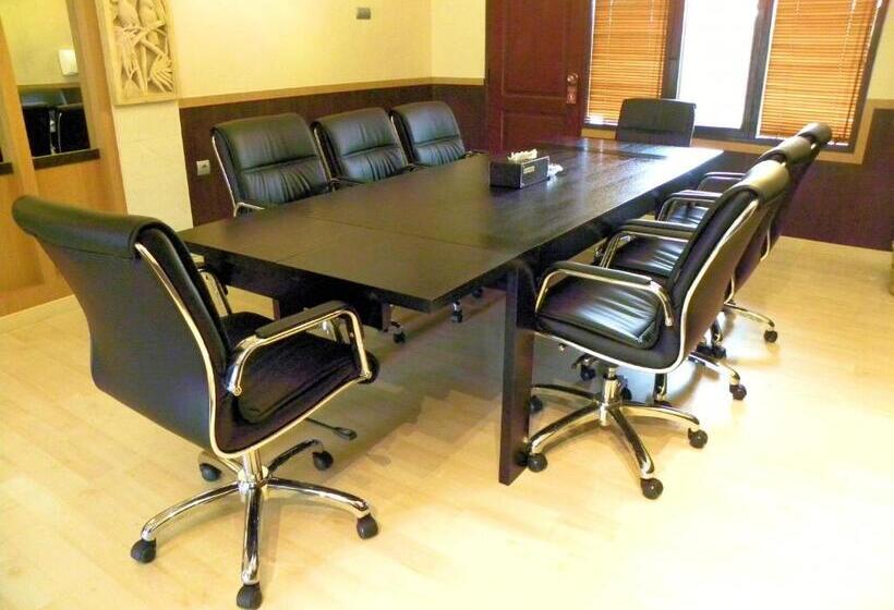 هتل Sibayak Internasional