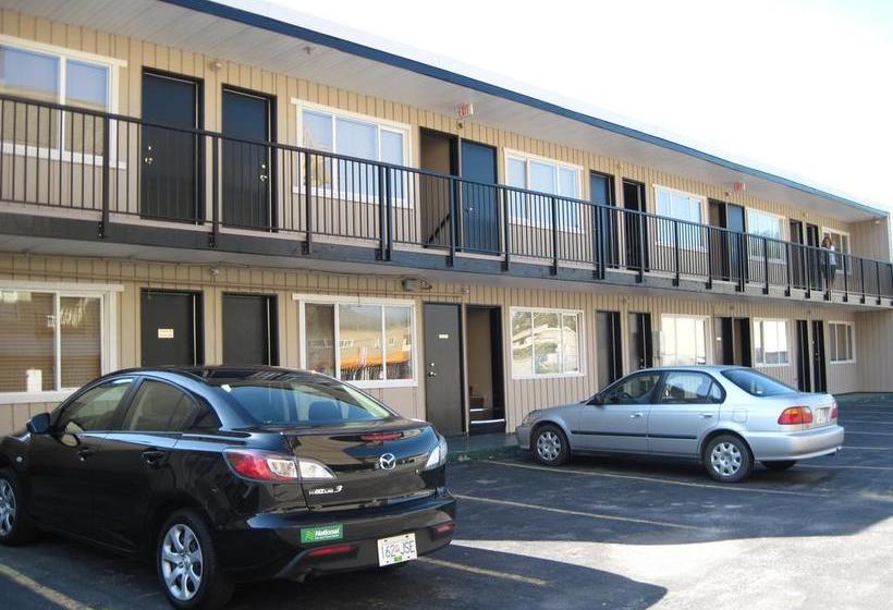 בית מלון כפרי Squamish Budget Inn