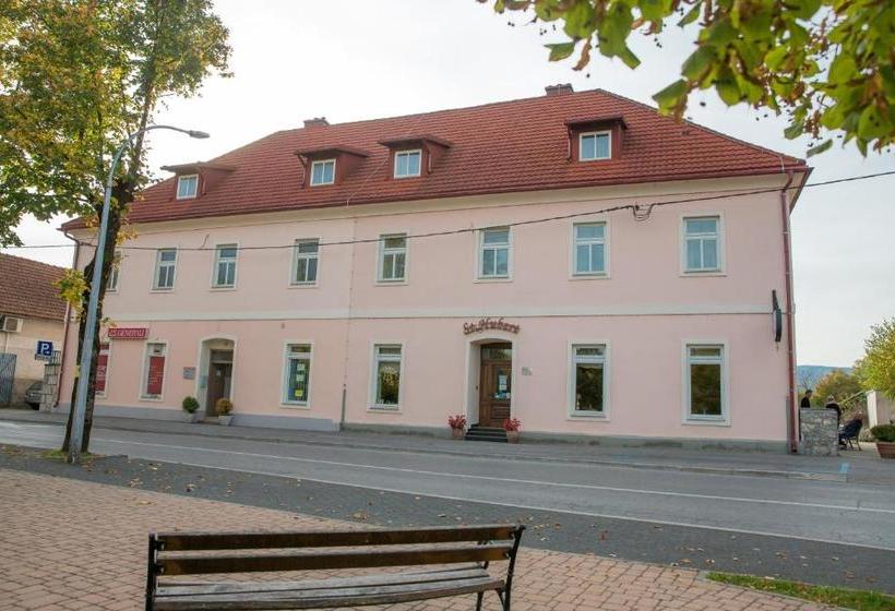 בית מלון כפרי St. Hubert Hunting Lodge