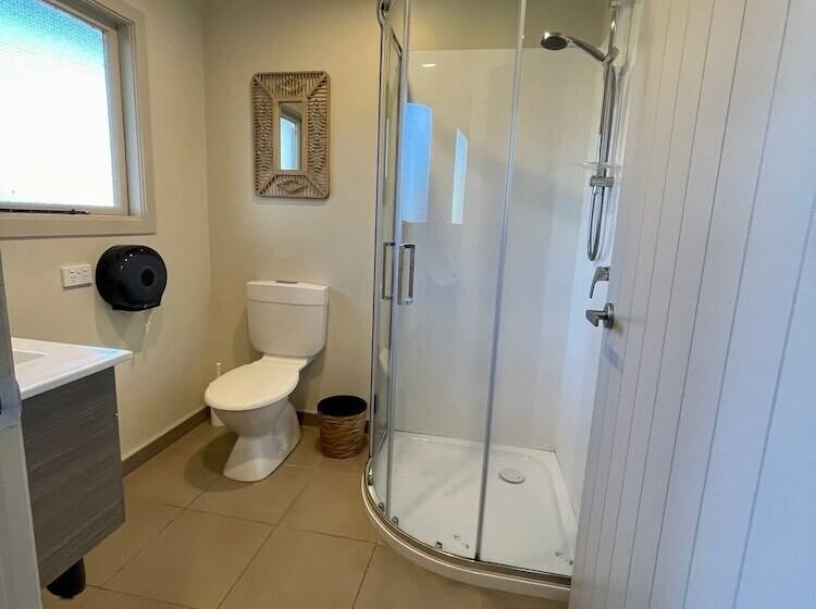 酒店 Te Anau Lakefront Backpackers