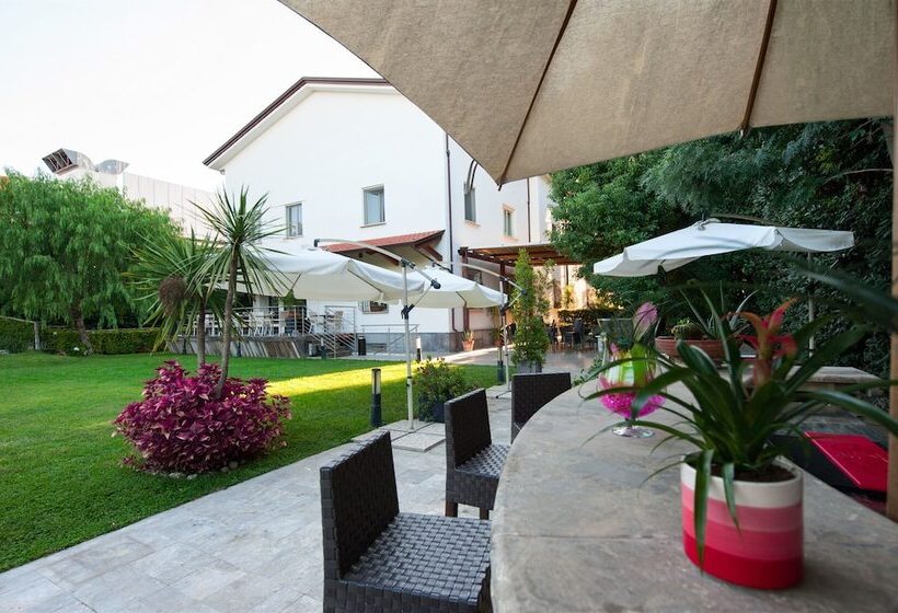 هتل Villa Maria Cristina
