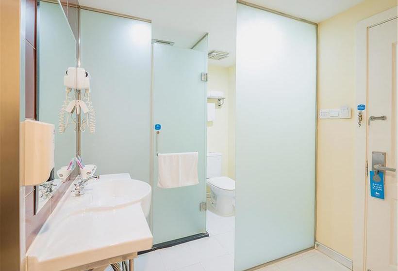 Отель Hanting Express Shanghai Bund East Jinling Road