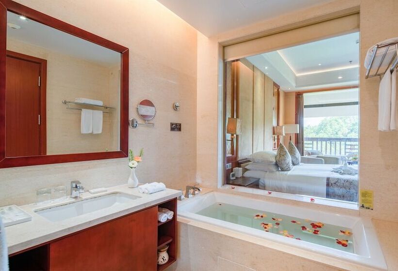 فندق New Century Resort & Spa Puer