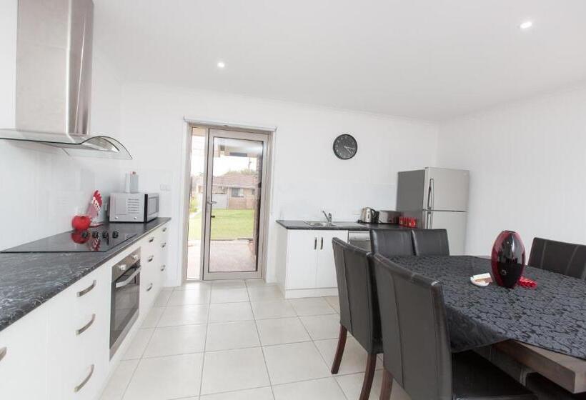 בית מלון כפרי Mildura Holiday Villas