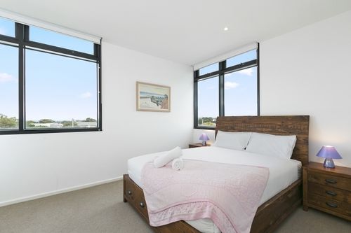 Отель Whitewater Apartments