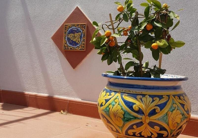 تختخواب و صبحانه Sicily In Love 2   Rooms & Breakfast