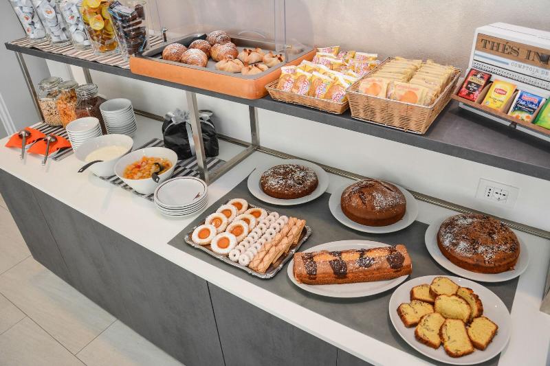 هتل Aurora & Appartamenti