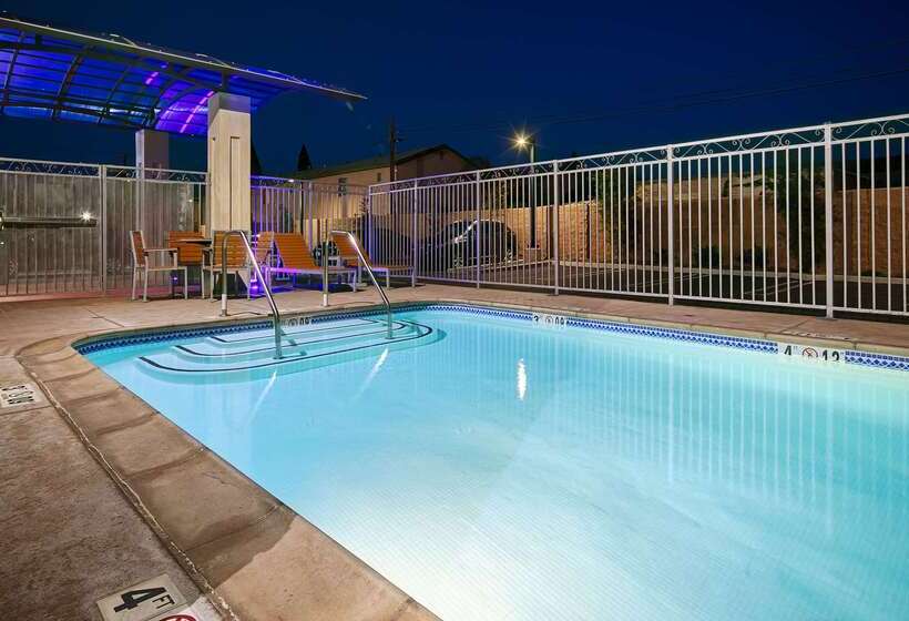 בית מלון כפרי Best Western Plus Gardena Los Angeles Inn & Suites