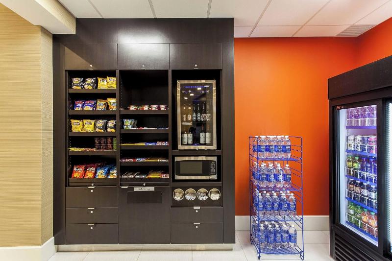 فندق Courtyard By Marriott Montreal West Island/baie D’urfe