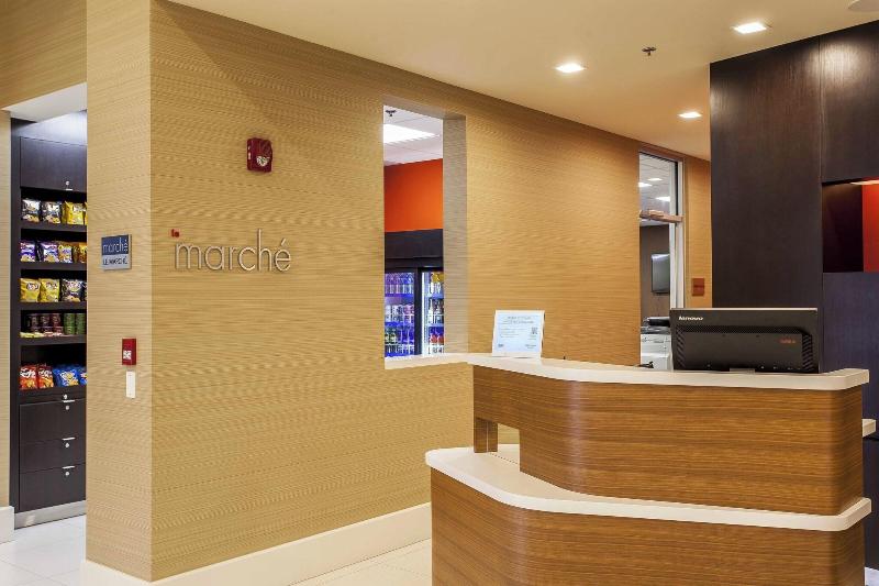 فندق Courtyard By Marriott Montreal West Island/baie D’urfe