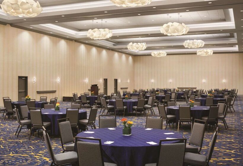 هتل Embassy Suites By Hilton Mcallen Convention Center