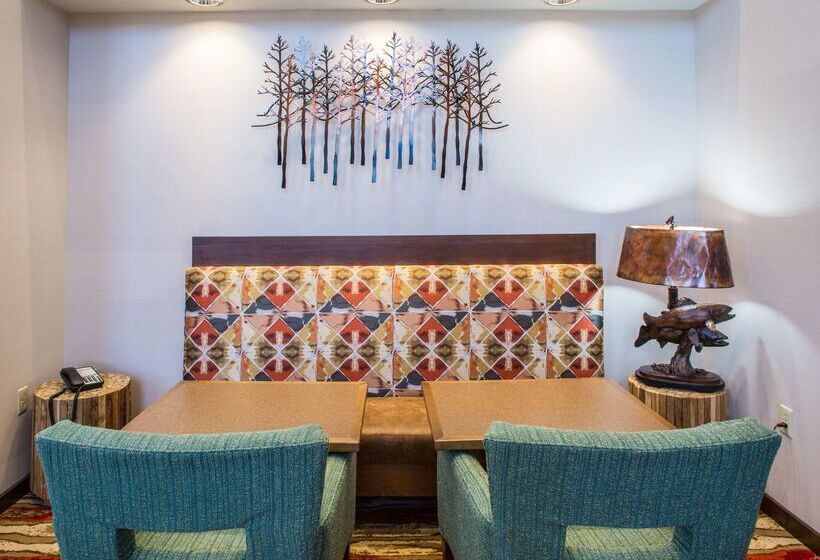 בית מלון כפרי Hampton Inn & Suites Whitefish