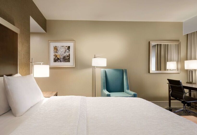 هتل Hampton Inn Elko